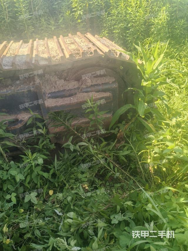 左引导轮 /左前轮（行走机构）