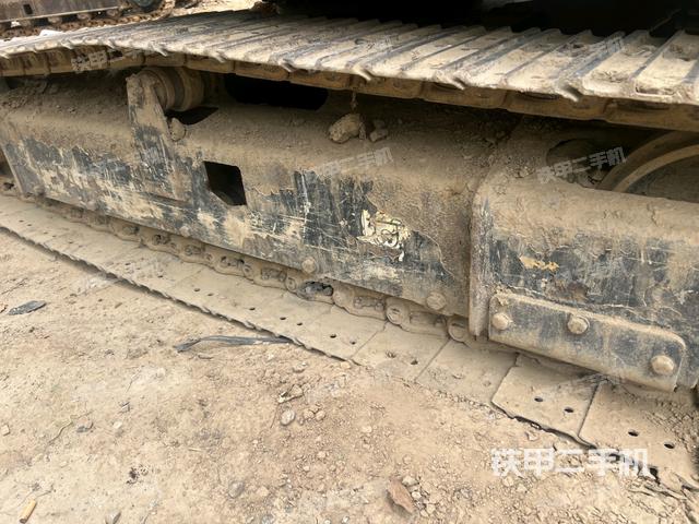 单侧履带整体(整机外观) 单侧履带整体(整机外观)