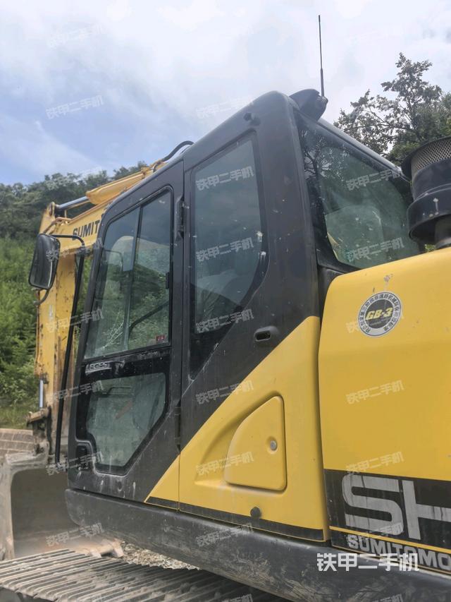 駕駛室左后45度(駕駛室部分) 駕駛室左后45度(駕駛室部分)