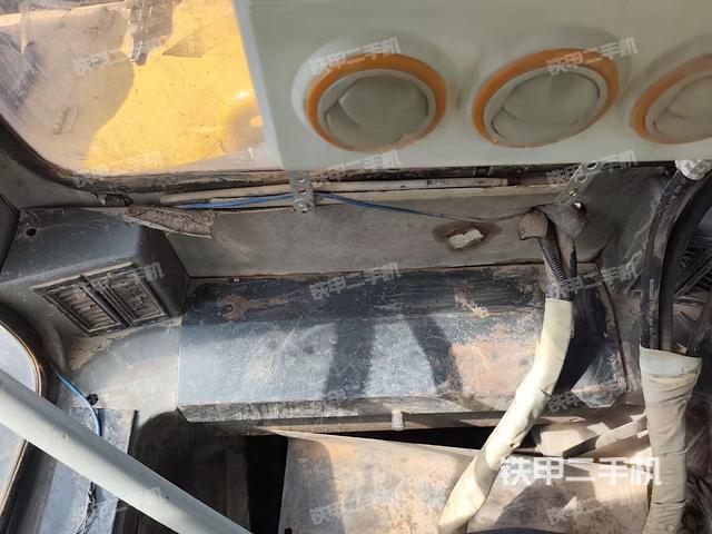 座椅后部(驾驶室部分) 座椅后部(驾驶室部分)