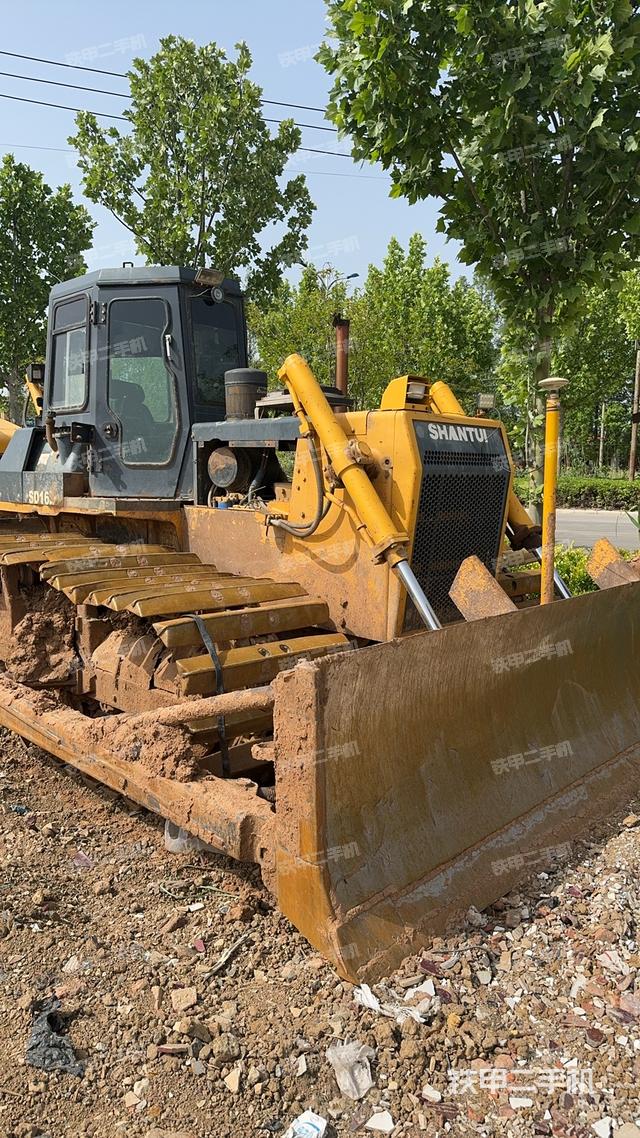 驾驶室操作台（设备外观及核心部件）