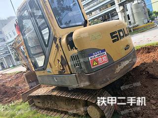 山东临工LG665挖掘机实拍图片