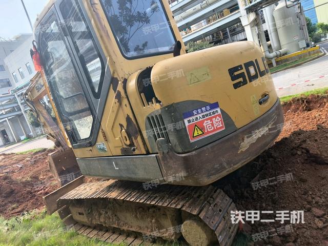 山東臨工LG665挖掘機(jī)