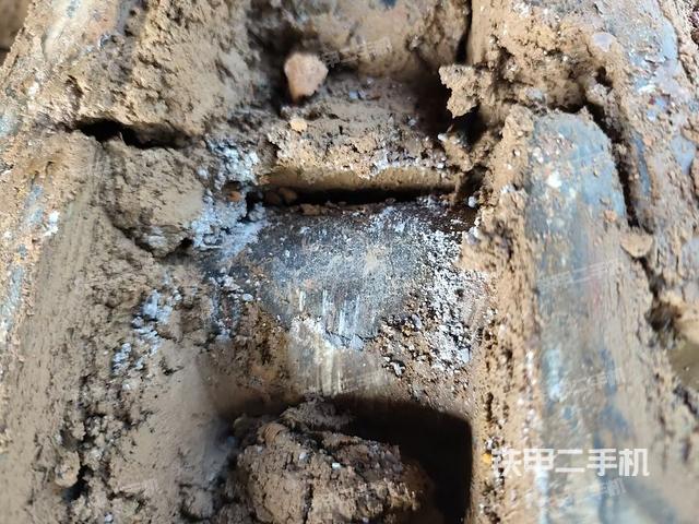 左导向轮(行走机构) 左导向轮(行走机构)