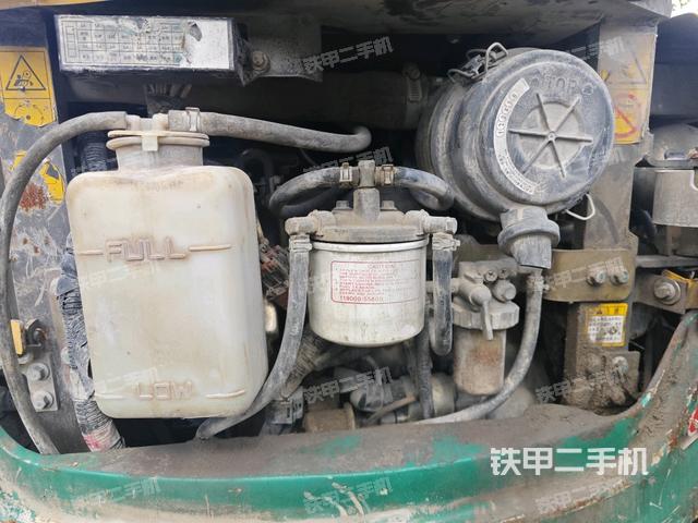 發(fā)動(dòng)機(jī)室（上車部件）