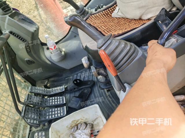 后窗玻璃角标(驾驶室部分) 后窗玻璃角标(驾驶室部分)