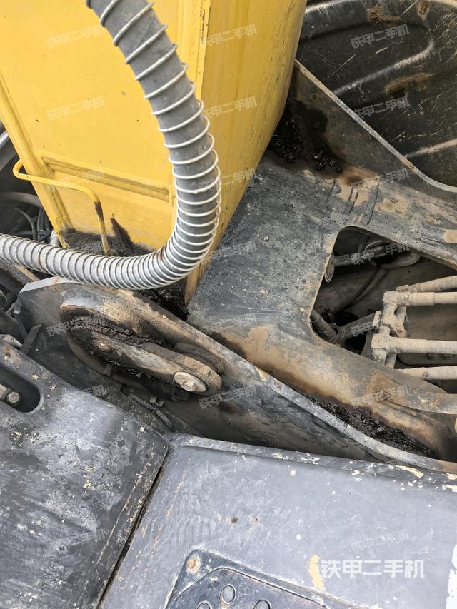 大臂根部?斜視(工作和回轉裝置) 大臂根部?斜視(工作和回轉裝置)