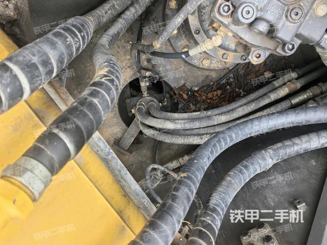 中央回轉接頭特寫(上車部件) 中央回轉接頭特寫(上車部件)