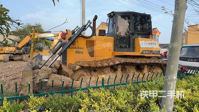 整机左侧（设备外观及核心部件）