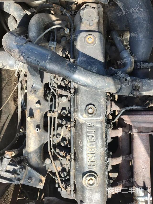 气门室盖螺丝特写(上车部件) 气门室盖螺丝特写(上车部件)