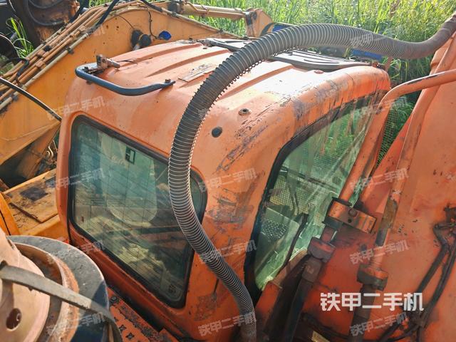 駕駛室頂部俯視(上車部件) 駕駛室頂部俯視(上車部件)