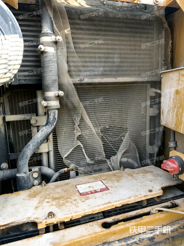 散热器正面(大件舱室) 散热器正面(大件舱室)