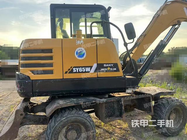 驾驶室整体(整机外观) 驾驶室整体(整机外观)
