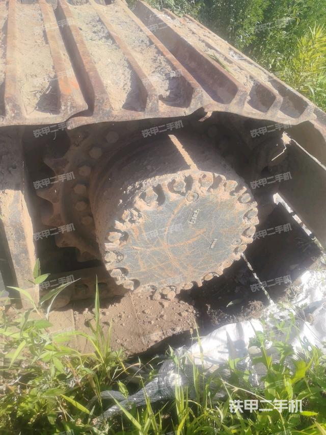 左驱动轮/左后轮（行走机构）