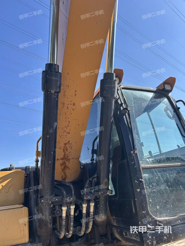 大臂油缸整體?豎拍（工作和回轉(zhuǎn)裝置）