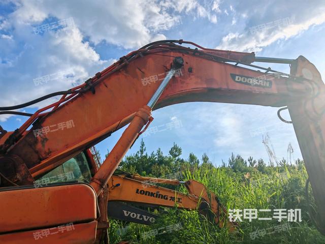 大臂整體?右側(cè)(工作和回轉(zhuǎn)裝置) 大臂整體?右側(cè)(工作和回轉(zhuǎn)裝置)