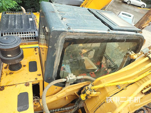 驾驶室顶部（整机外观）