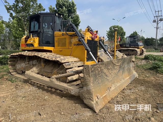 整机左侧(设备外观及核心部件) 整机左侧(设备外观及核心部件)