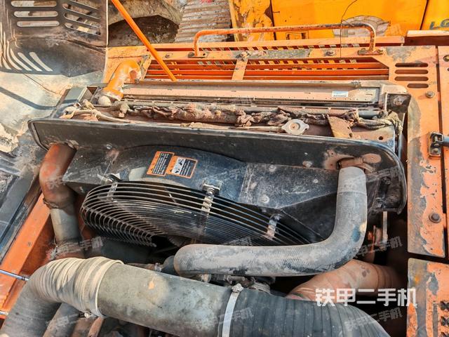 水箱+風(fēng)扇特寫(上車部件) 水箱+風(fēng)扇特寫(上車部件)