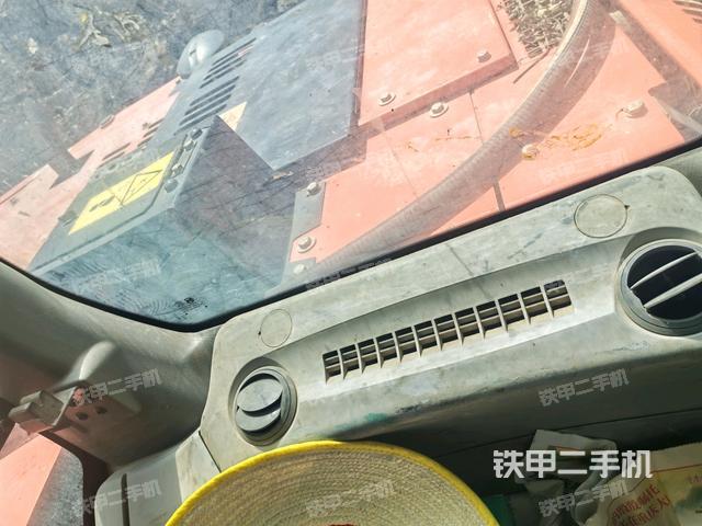 驾驶室左前45度(驾驶室部分) 驾驶室左前45度(驾驶室部分)
