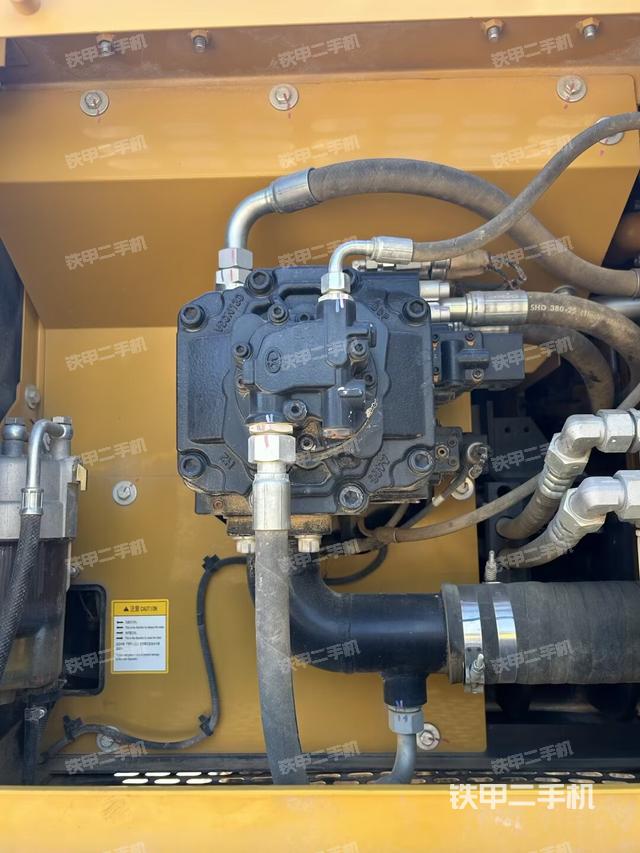 液壓泵斜45?左（大件艙室）