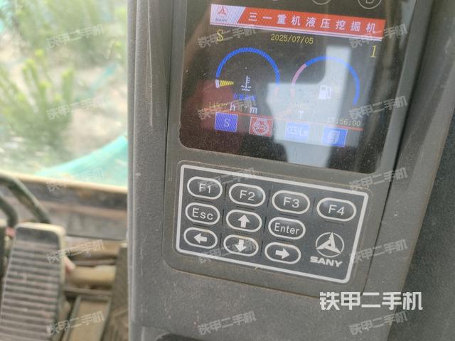 显示屏 (驾驶室部分) 显示屏 (驾驶室部分)