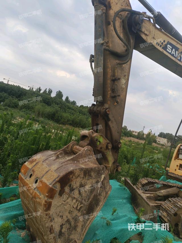 铲斗45度(工作和回转装置) 铲斗45度(工作和回转装置)