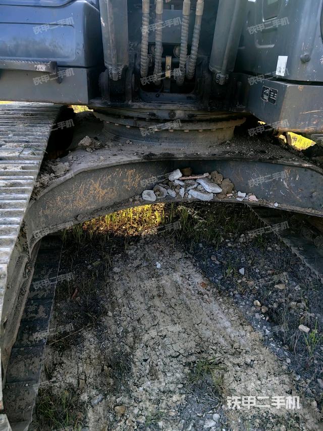 转盘和下车架正前（工作和回转装置）