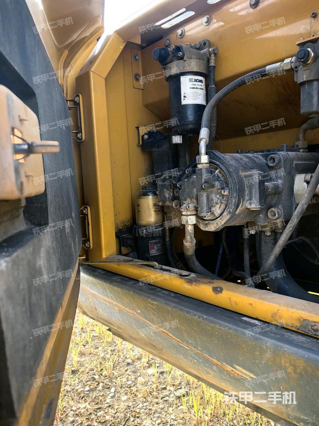 液压泵斜45 左（大件舱室）