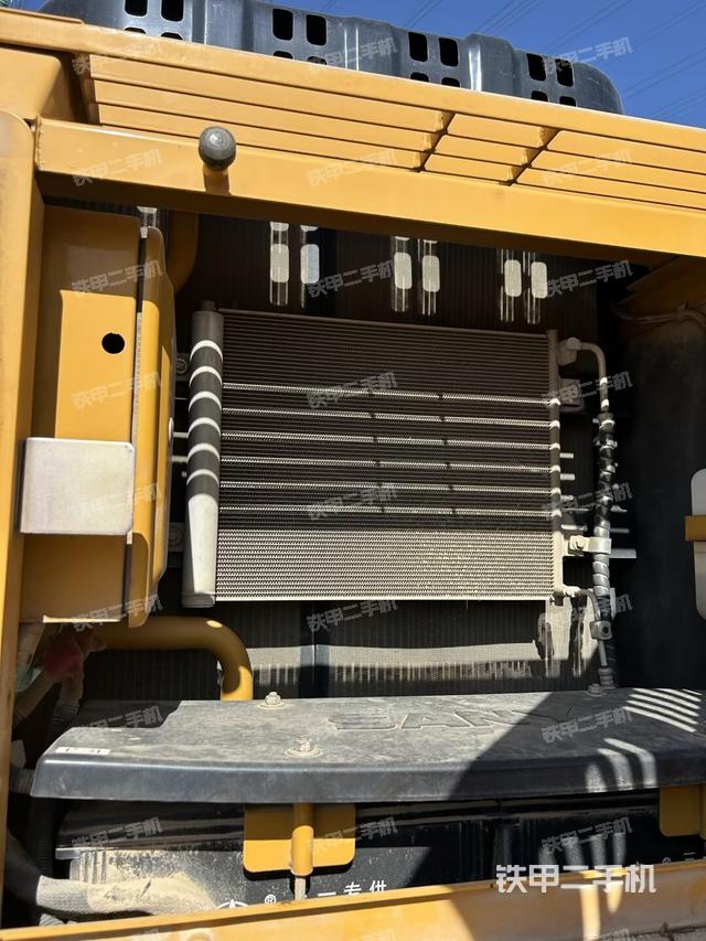 散熱器正面（大件艙室）