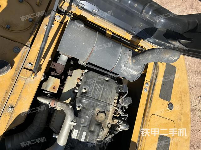 氣門室蓋螺絲特寫（上車部件）