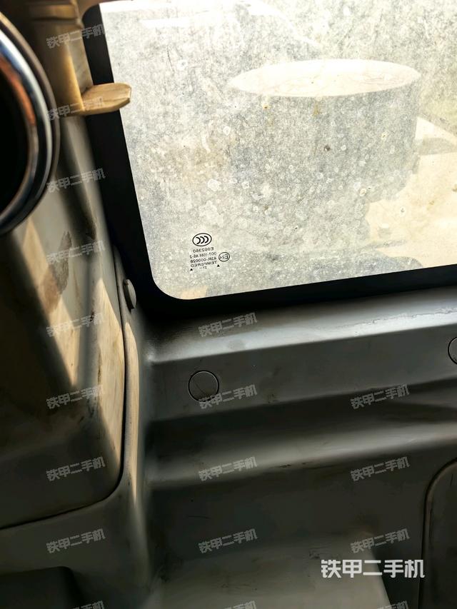 后窗玻璃角标（驾驶室部分）