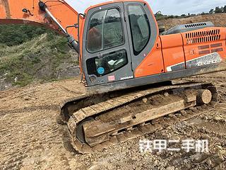 斗山DX215-9C挖掘机实拍图片