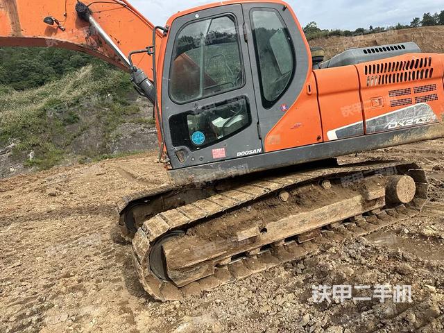 斗山DX215-9C挖掘機(jī)