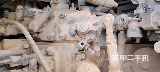 回转马达和主控阀（整机外观）