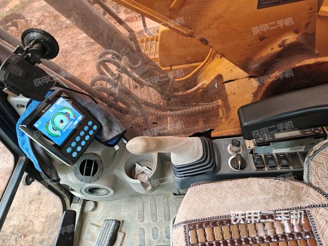 后窗玻璃角標（駕駛室部分）