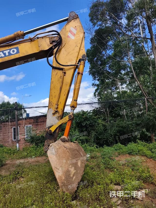 小臂整体左后(工作和回转装置) 小臂整体左后(工作和回转装置)