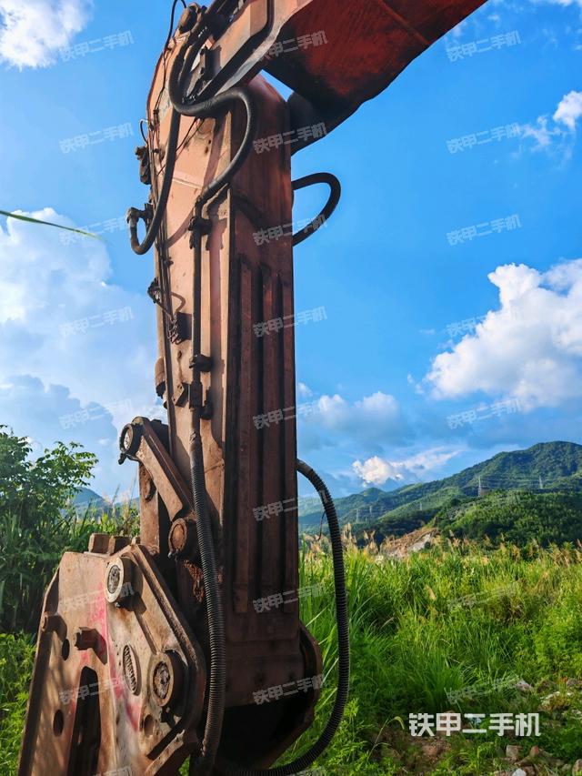 小臂整體左后(工作和回轉(zhuǎn)裝置) 小臂整體左后(工作和回轉(zhuǎn)裝置)