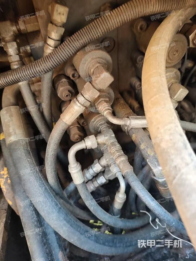 驾驶室顶部俯视(上车部件) 驾驶室顶部俯视(上车部件)