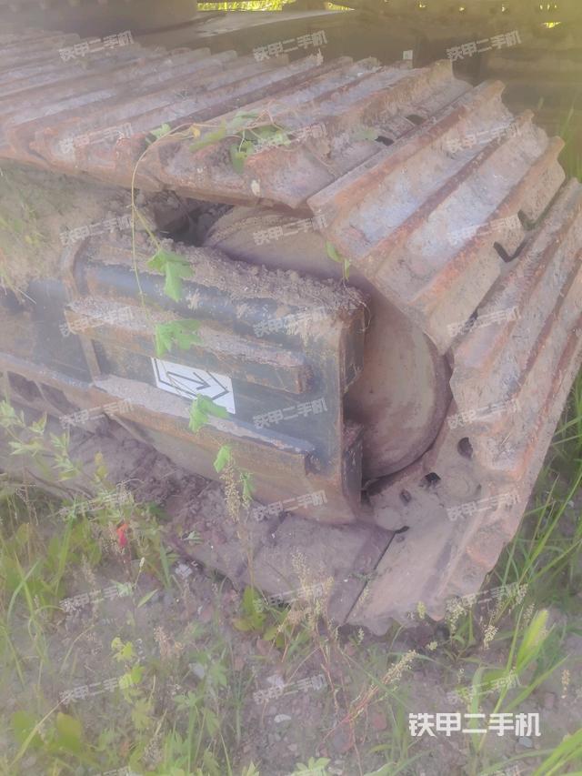 右引导轮/右前轮（行走机构）