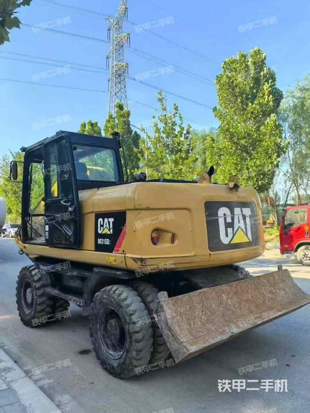 駕駛室頂部（整機外觀）