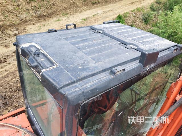 驾驶室顶部俯视(上车部件) 驾驶室顶部俯视(上车部件)