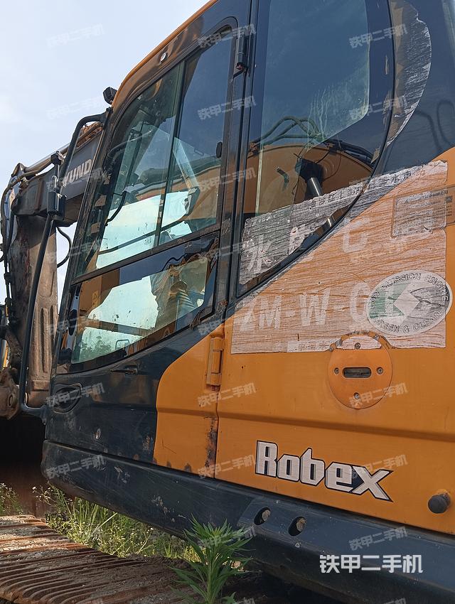 驾驶室整体（整机外观）