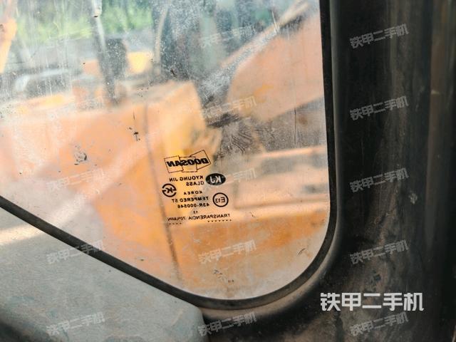 后窗玻璃角標(biāo)(駕駛室部分) 后窗玻璃角標(biāo)(駕駛室部分)