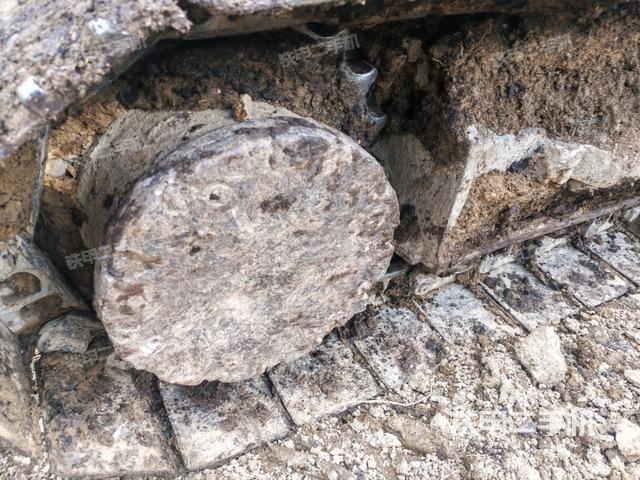 右驱动轮(行走机构) 右驱动轮(行走机构)