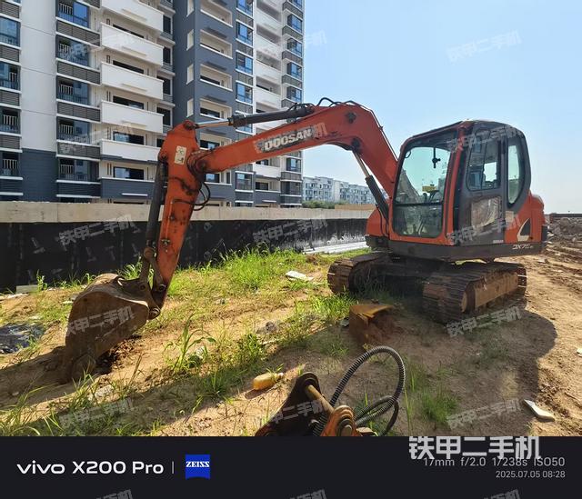 斗山DX75-9C挖掘機(jī)