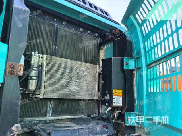 散热器正面(大件舱室) 散热器正面(大件舱室)