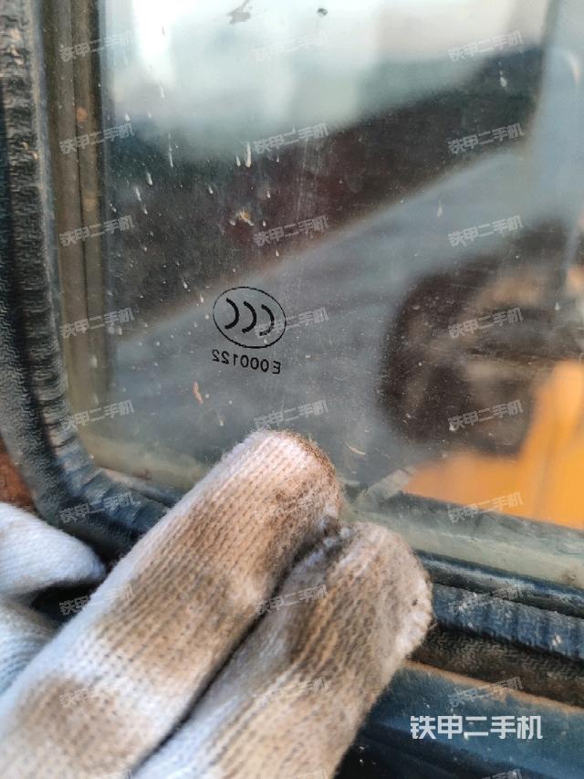 后窗玻璃角標(biāo)（駕駛室部分）