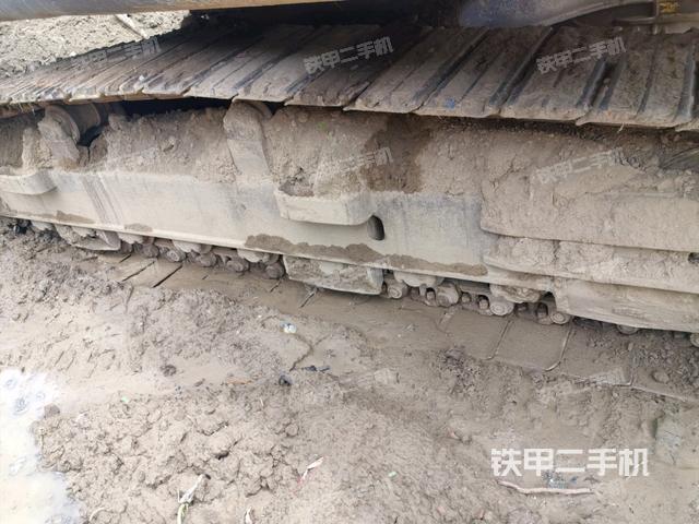 單側(cè)履帶整體(整機外觀) 單側(cè)履帶整體(整機外觀)