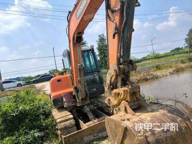 整机右后45°(整机外观) 整机右后45°(整机外观)